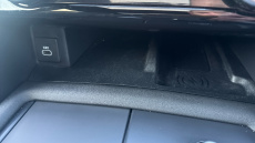 Land Rover Discovery 3.0 D300 Metropolitan Edition 5dr Auto Diesel Station Wagon